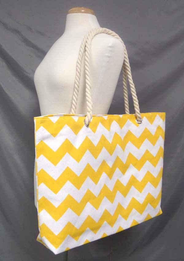Chevron pattern zipper top rope strap fabric tote bag