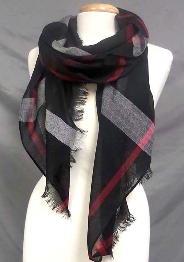 Plaid pattern and fringe edge polyester scarf