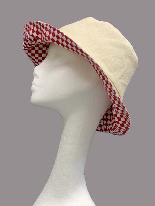 Checker pattern print reversible hat