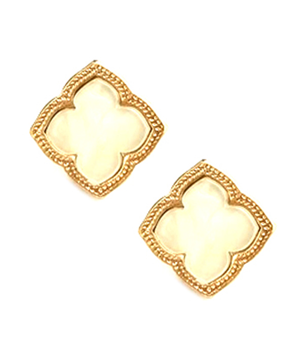 ACCETATE FLOWER STUD EARRING