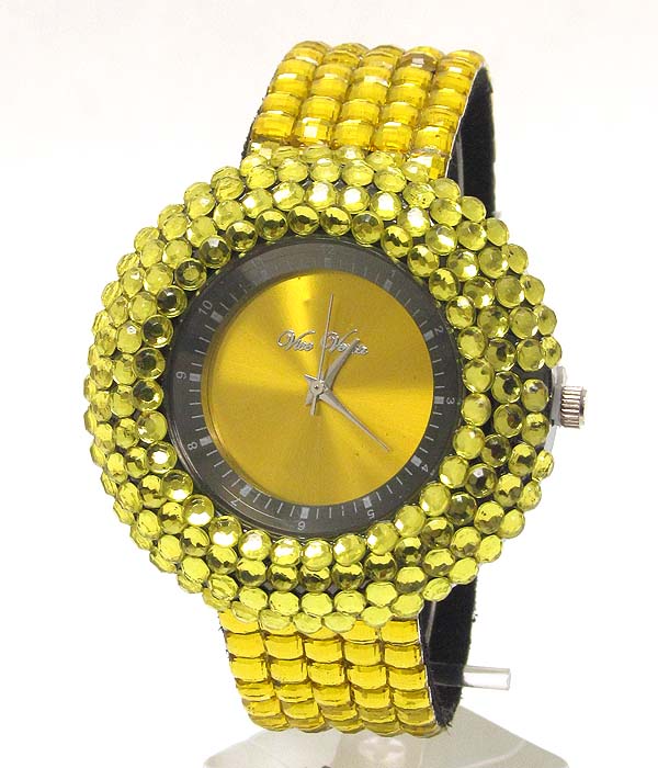 Flat crystal round face and multi square crystal watch