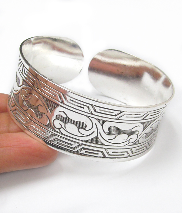Vintage tibetan silver gypsy metal cuff bracelet