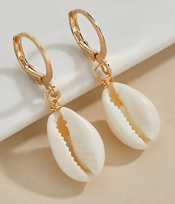Sealife theme shell earring
