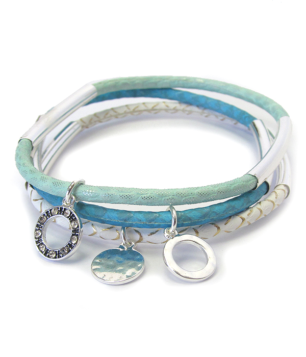 Metal disc charm triple leather band bracelet set