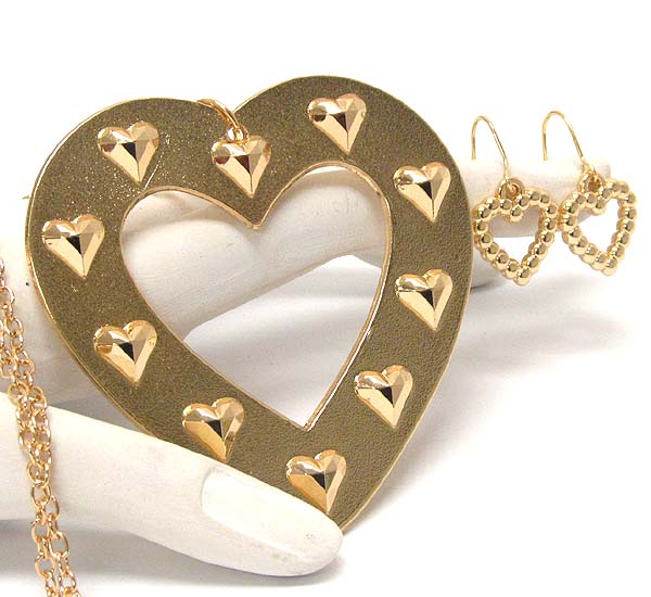 MULTI METAL HEART DECO LARGE PENDANT NECKLACE EARRING SET