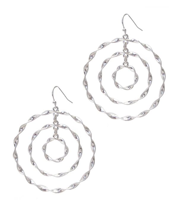 Triple twist metal hoop earring