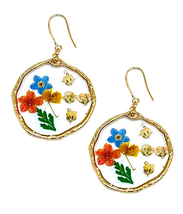 Dry flower disc cabochon earring