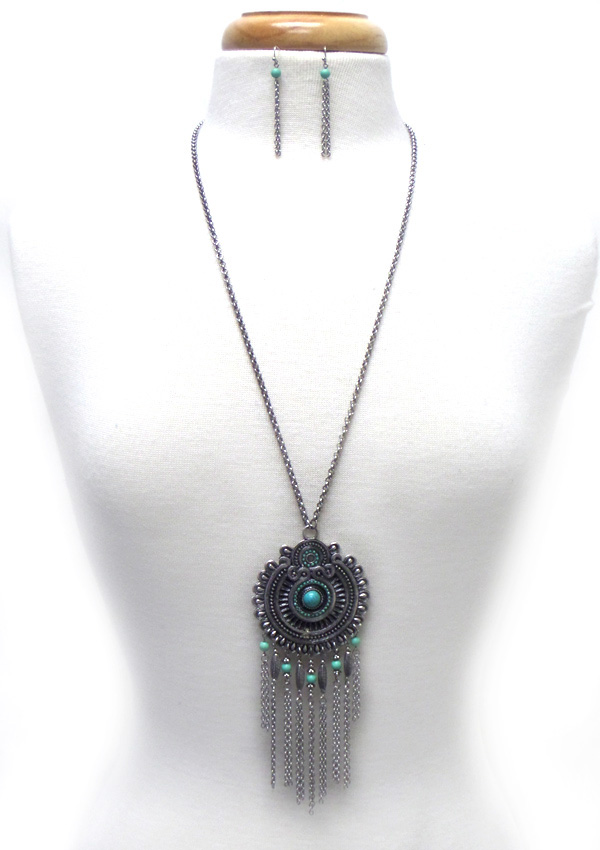 LARGE TEXTURED METAL DISK WITH BEADS NECKLACE SET