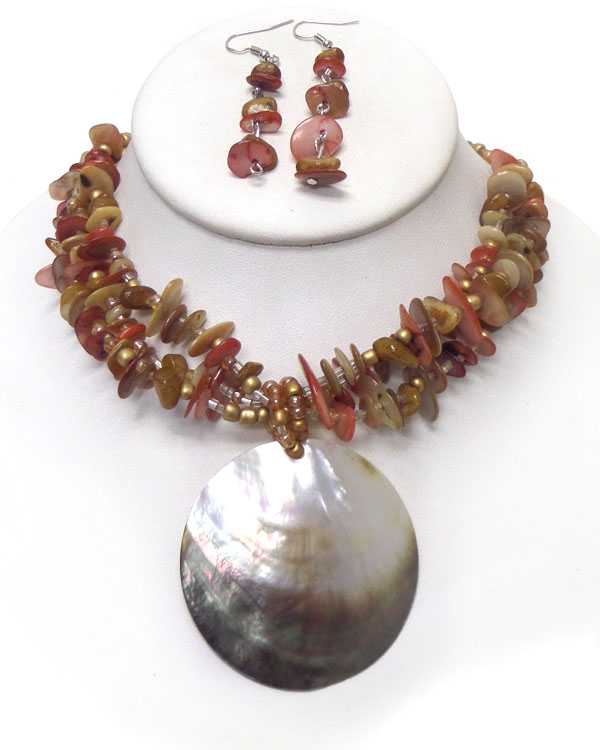 Shell pendant and chip stone necklace set