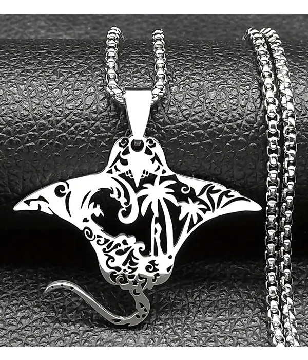 Sealife theme stainless steel sting ray necklace
