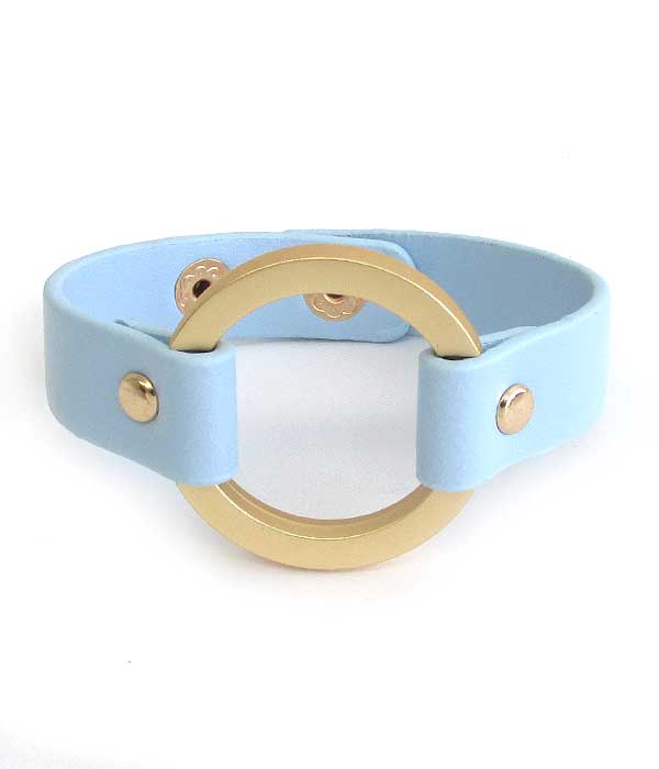 Metal ring and neon leatherette bracelet
