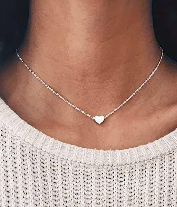 Simple heart necklace