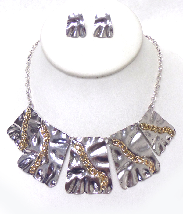 Metal chain on hammered metal pannel drop necklace set