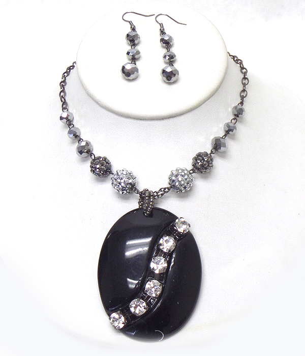 Crystal on ovasl acryl pendant and multi fireball necklace set