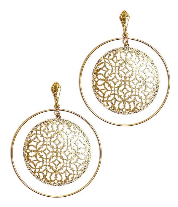 METAL FILIGREE DISC AND WIRE HOOP EARRING