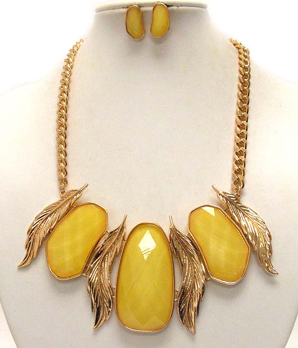 Metal leaf patern and three natural oval stone drop chain necklace earring set