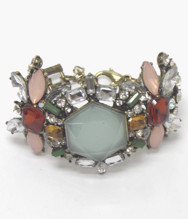 Flower with multi crystlas bracelet 