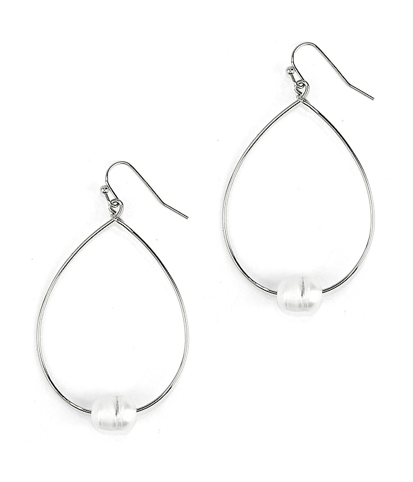 Freshwater pearl wire teardrop hoop earring
