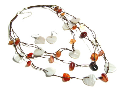 Three line heart shell and amber necklace set