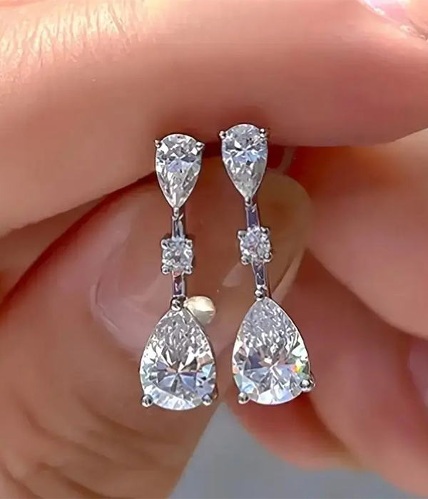 Teardrop earring