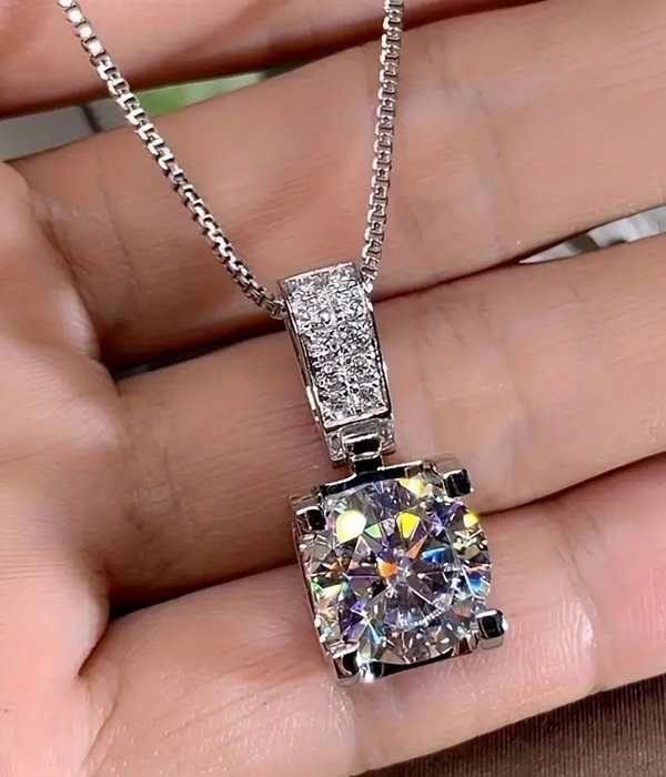Cubic zirconia pendant necklace