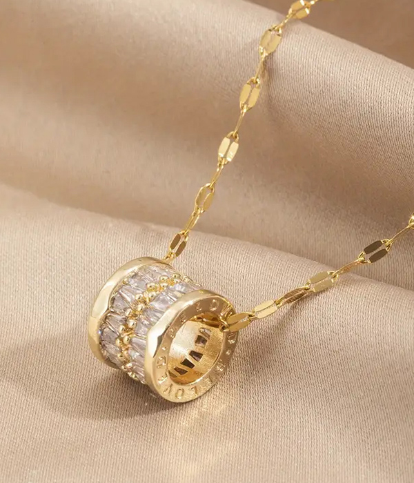 Cubic zirconia pendant necklace