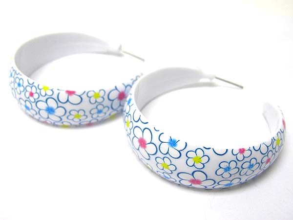Flower print acryl arc earring