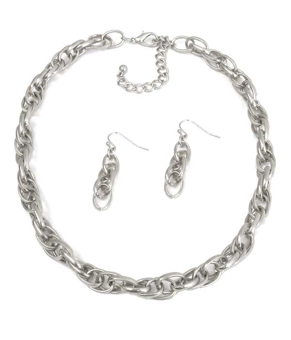 CHUNKY CHAIN NECKLACE SET