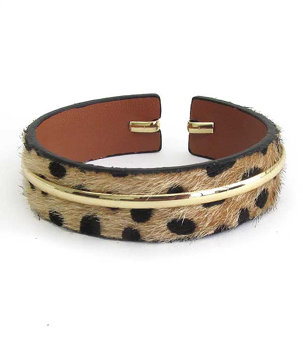 ANIMAL PRINT BANGLE BRACELET