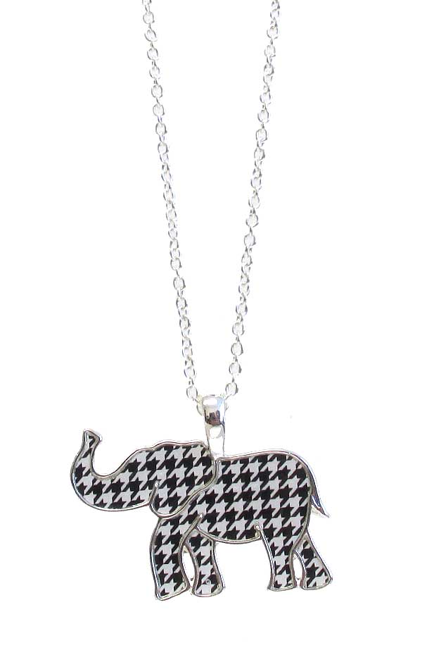 HOUNDTOOTH ELEPHANT PENDANT NECKLACE