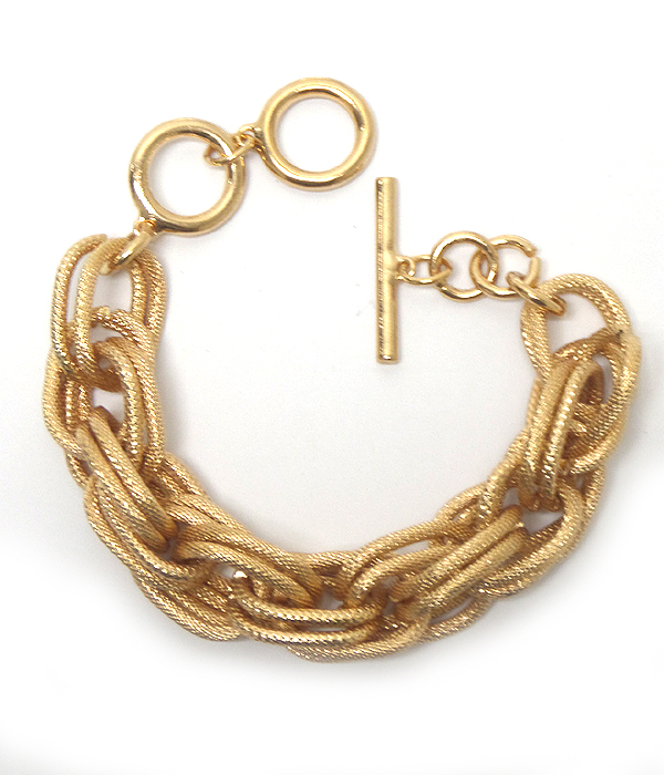 Metal chain toggle bracelet