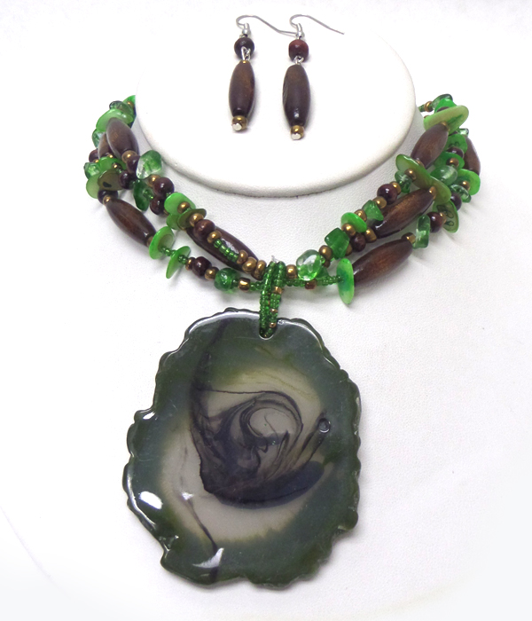 Large flat stone pendant mixed chip stone necklace set