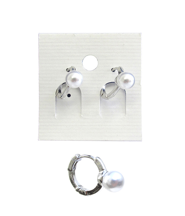 WHITEGOLD PLATING PEARL HUGGIE EARRING