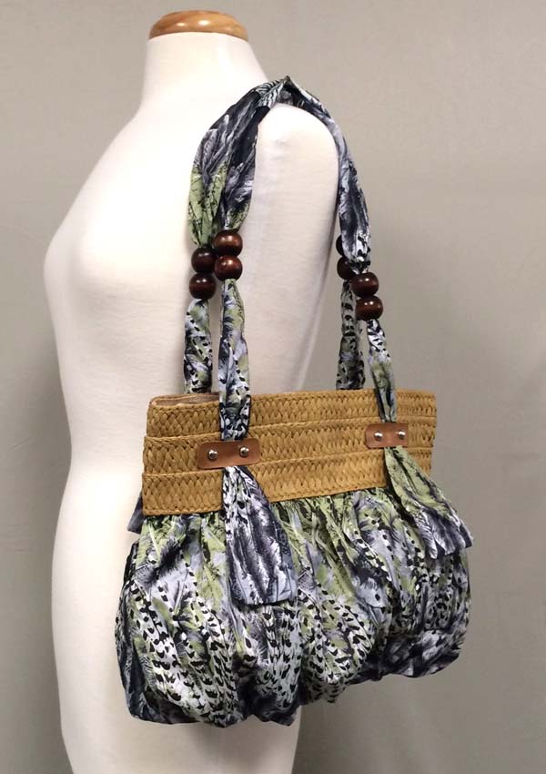 Watercoloring paint and polyester zipper top bag