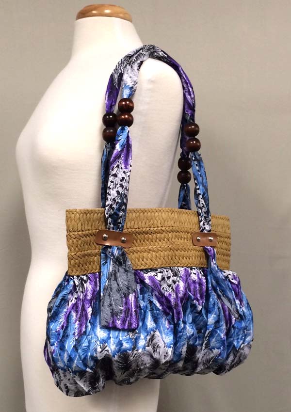 Watercoloring paint and polyester zipper top bag