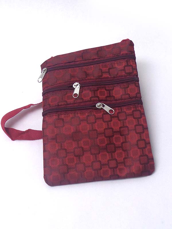 Square pattern zipper messenger bag