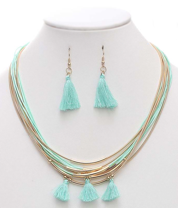 MULTI MIX CHAIN AND POM ACCENT NECKLACE SET