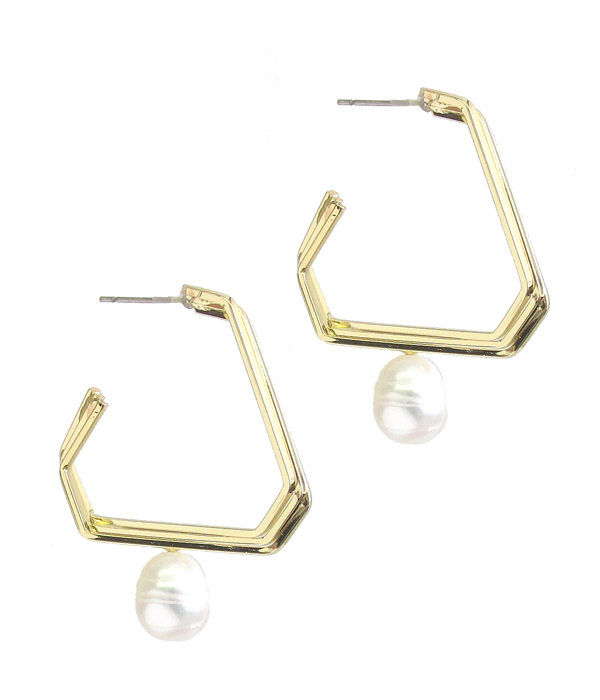 METAL WIRE AND PEARL DANGLE EARRING