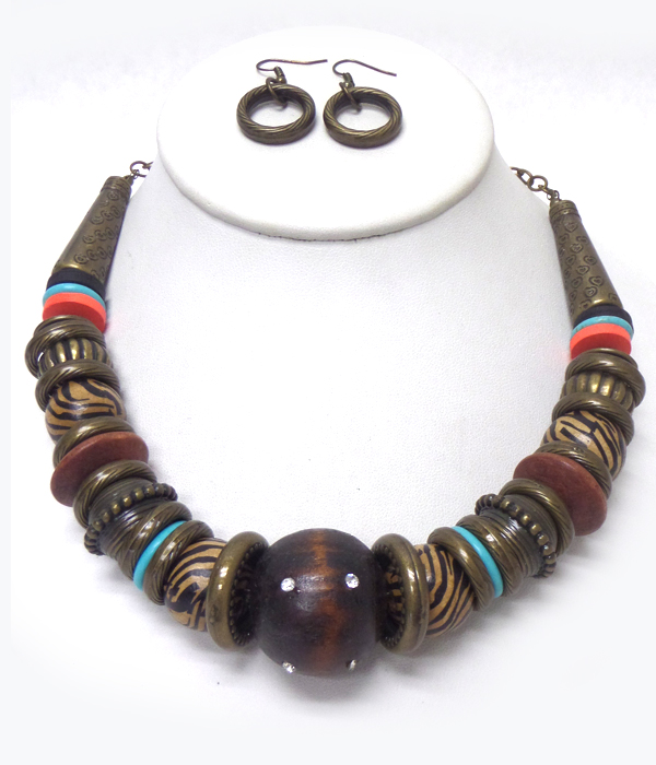 Tribal look wood and textured metal ball necklace set