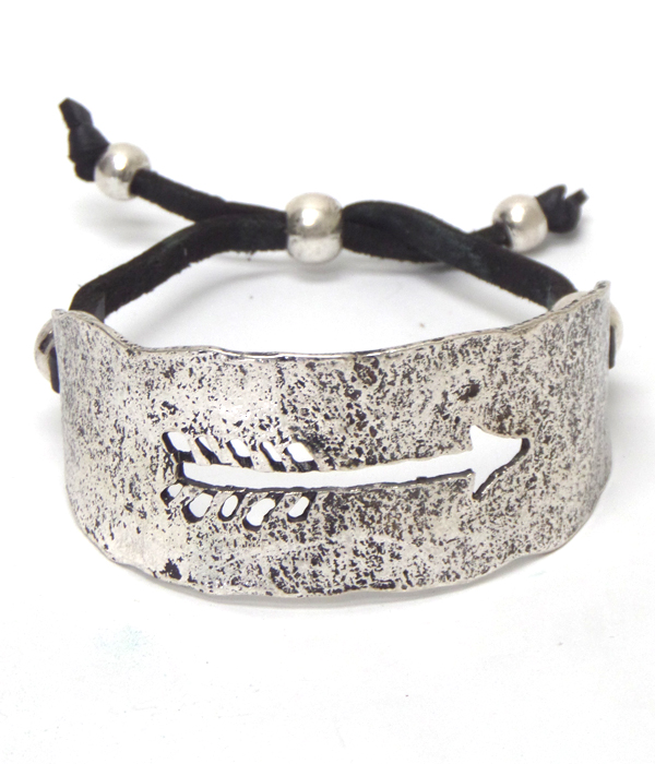 Pull and tie engraved  metal arrow bracelet