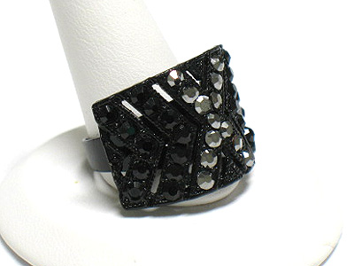 Crystal and colored metal adjustable fashion ring