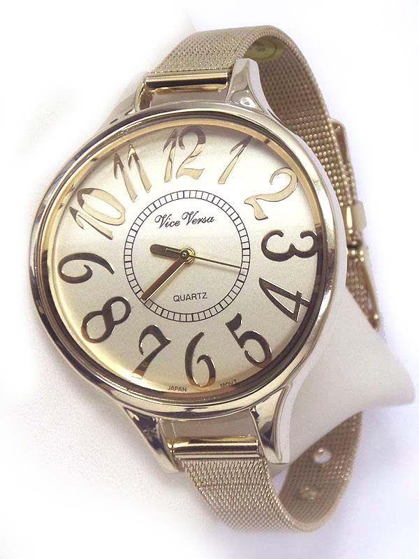 Curved face and skinny metal mesh band watch