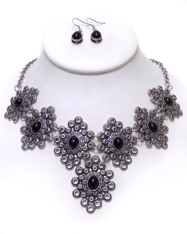 Jet stone metal linked shape necklace set 