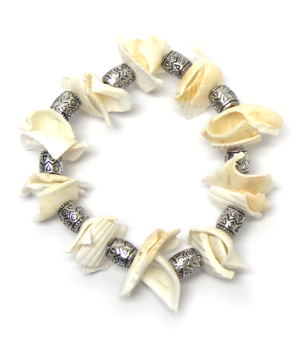 Natural sea shell charm bracelet