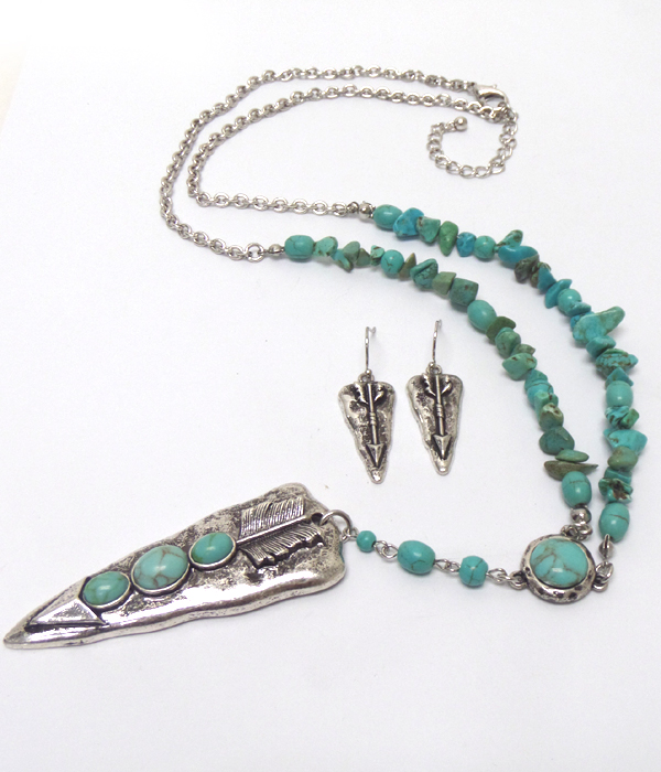Tribal look metal arrow pendant with turquoise stone necklace set