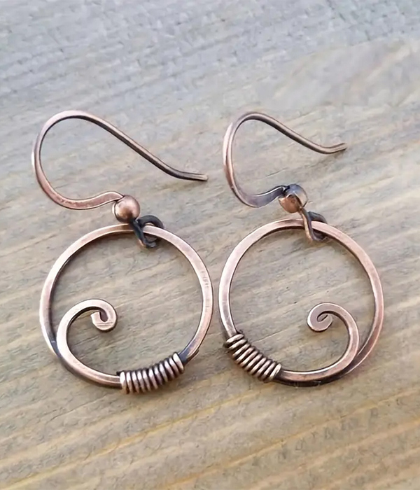 Wave hoop earring
