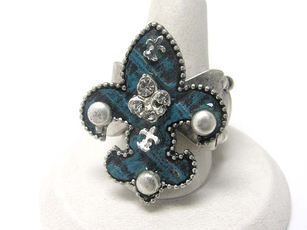 Crystal stud fleur de lis stretch ring