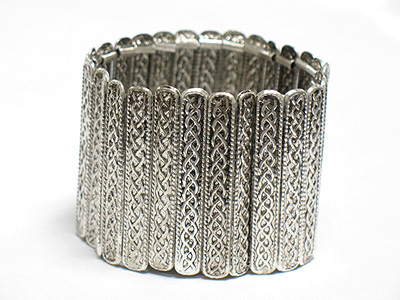 Tall metal casting bar stretch bracelet