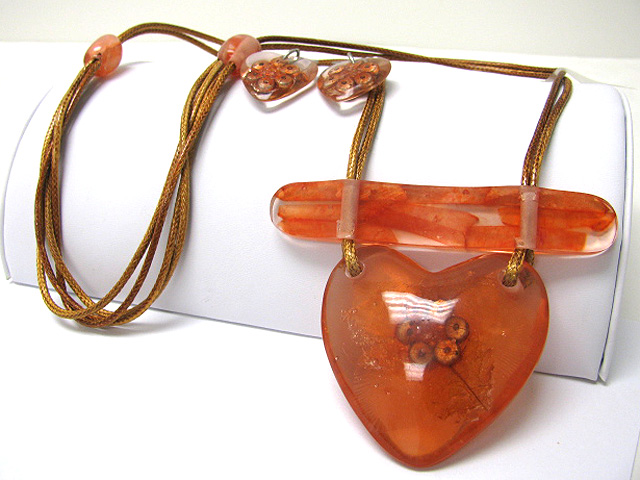 Flower inside resin large heart pendant necklace earring set