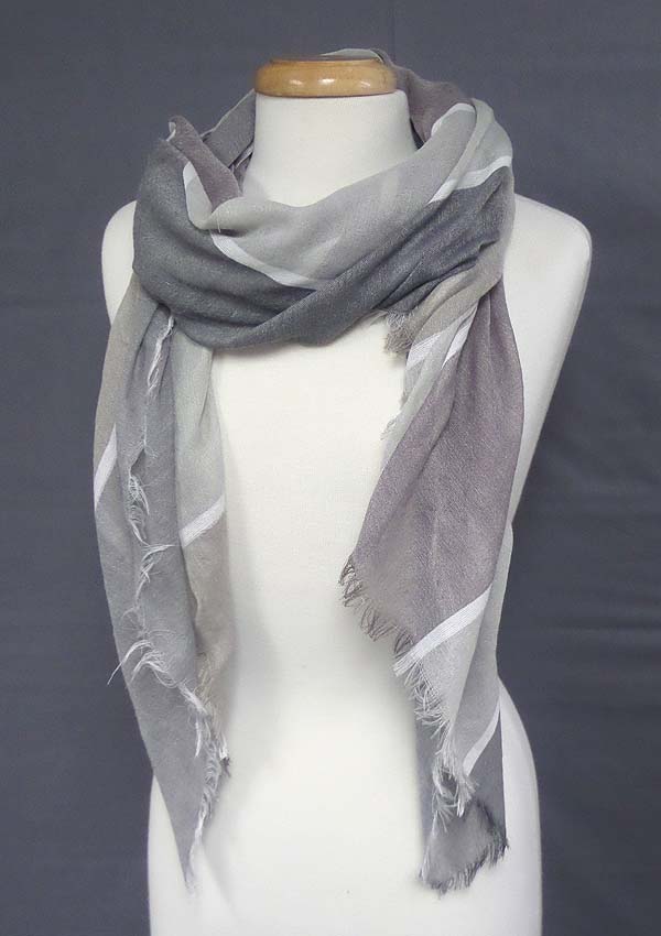 Stripe pattern and fringe edge scarf